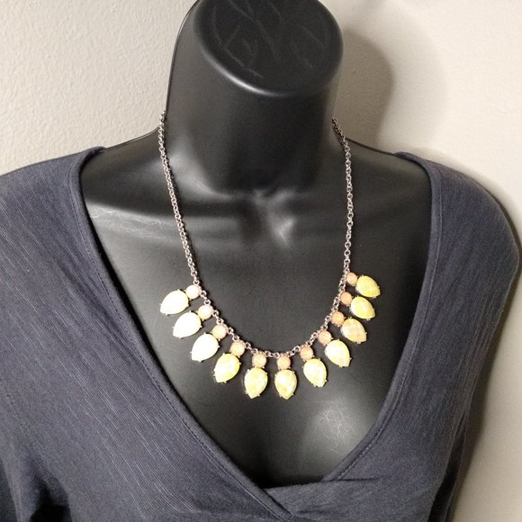 Vintage Charming Charlie Metal And Plastic Necklace And Earring Set - Picture 4 of 16